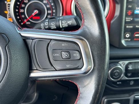 Used 2018 Jeep Wrangler Unlimited Rubicon w/ Dual Top Group AWD/4WD image 29