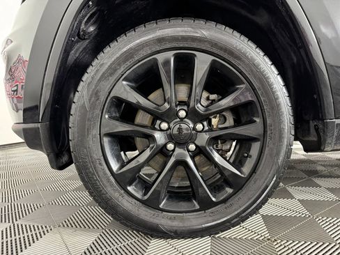 Used 2021 Jeep Grand Cherokee Laredo X AWD/4WD image 44