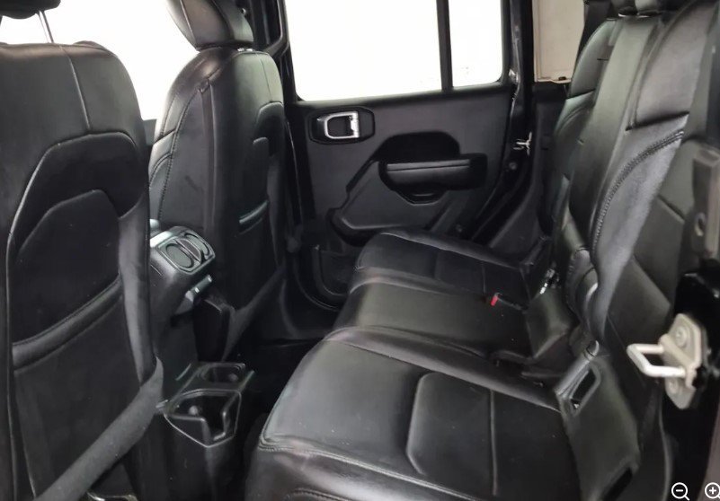 Used 2023 Jeep Gladiator Sport AWD/4WD image 9