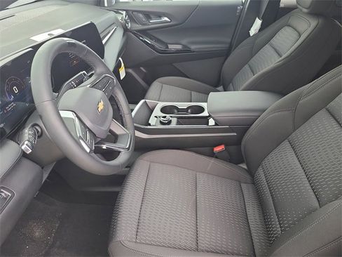 New 2026 Chevrolet Equinox LT image 18