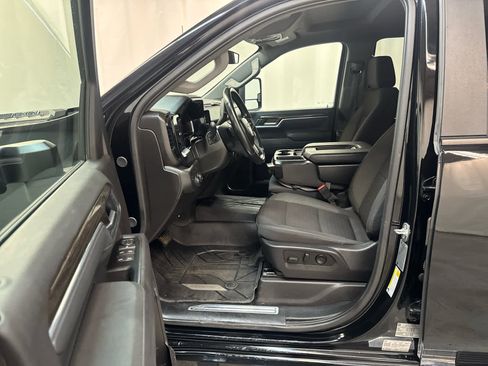 Certified 2025 Chevrolet Silverado 2500 LT w/ Convenience Package image 13