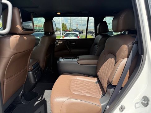 Used 2023 Nissan Armada Platinum w/ Captain's Chairs Package AWD/4WD image 14