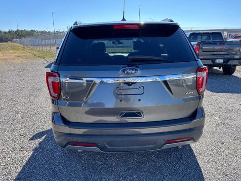 Used 2019 Ford Explorer XLT w/ Equipment Group 202A image 8