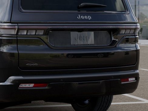 New 2026 Jeep Grand Wagoneer Limited w/ Premium Group II AWD/4WD image 13