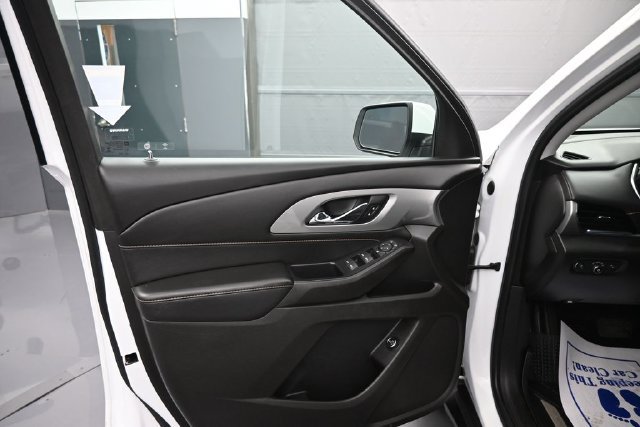 Used 2021 Chevrolet Traverse LT FWD image 11