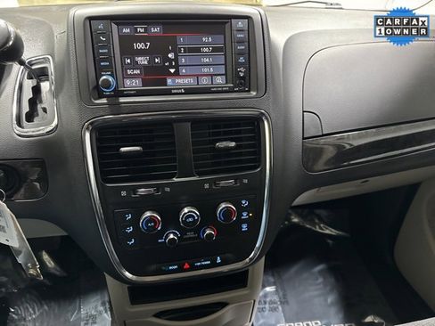 Used 2017 Dodge Grand Caravan SE w/ Power Window Group image 17