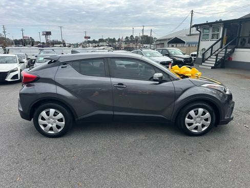 Used 2019 Toyota C-HR LE image 8