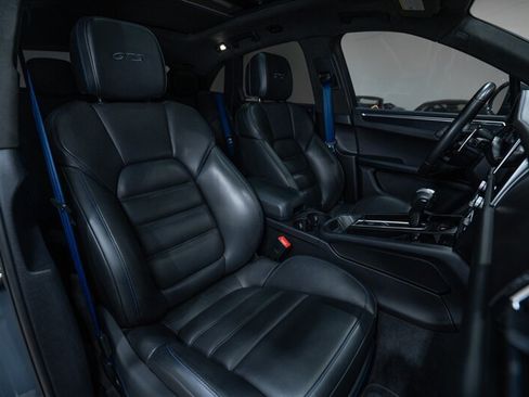 Used 2022 Porsche Macan GTS AWD/4WD image 35