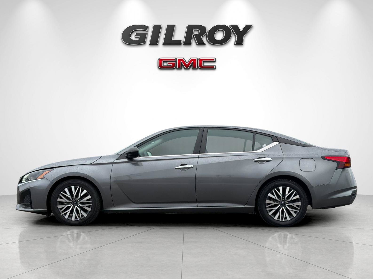 Used 2024 Nissan Altima 2.5 SV FWD image 6
