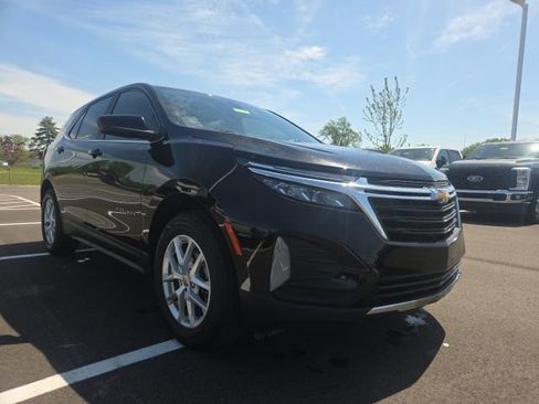 Used 2024 Chevrolet Equinox LT w/ Driver Convenience Package FWD image 1