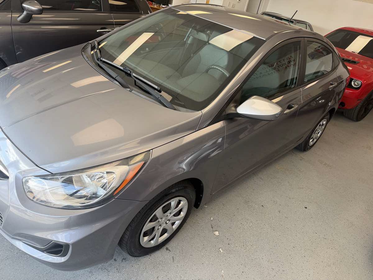 Used 2013 Hyundai Accent GLS FWD image 4