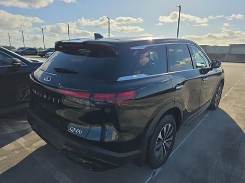 Certified 2023 INFINITI QX60 Pure image 8