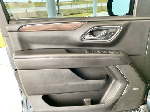 Used 2021 Chevrolet Tahoe High Country w/ Premium Package RWD image 11