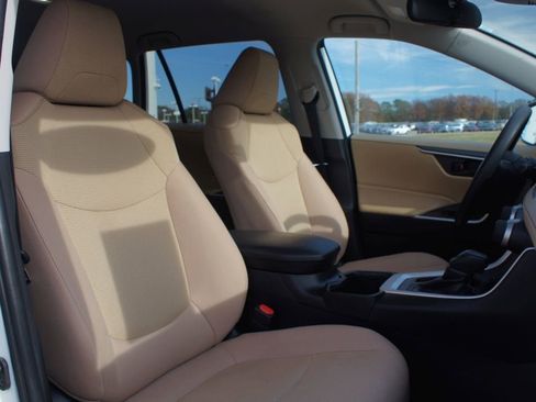 Certified 2025 Toyota RAV4 LE image 20