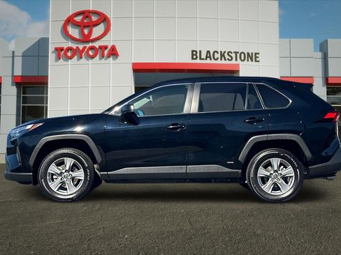 Certified 2023 Toyota RAV4 LE AWD/4WD image 6