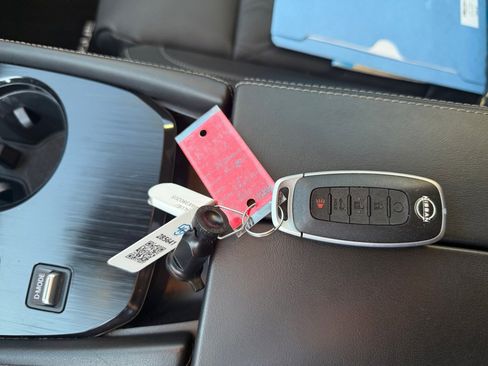 Used 2024 Nissan Rogue Platinum w/ Platinum Premium Package image 38