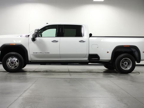 Used 2023 GMC Sierra 3500 Denali w/ Denali Ultimate Package AWD/4WD image 7