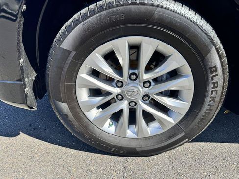 Used 2016 Lexus GX 460 w/ Premium Package AWD/4WD image 9
