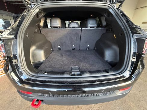 Used 2024 Jeep Compass Trailhawk image 19