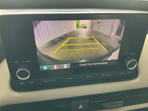 Certified 2025 Honda HR-V LX image 17
