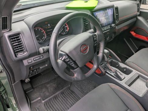 Used 2022 Nissan Frontier PRO-4X w/ Technology Package AWD/4WD image 11