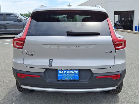 Certified 2025 Volvo XC40 B5 Core image 5