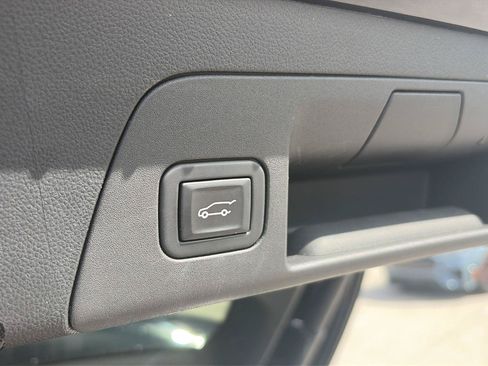 Used 2023 Buick Envision Avenir AWD/4WD image 14