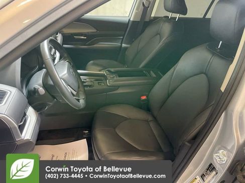 Used 2024 Toyota Grand Highlander XLE image 15