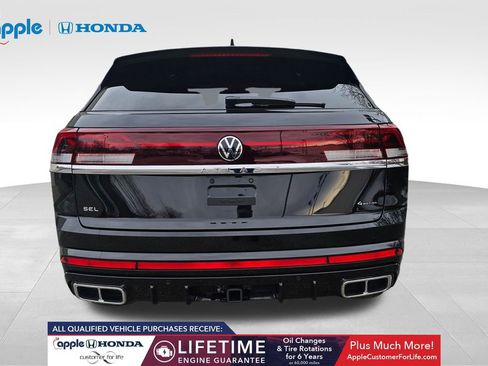 Used 2024 Volkswagen Atlas Cross Sport SEL R-Line image 6