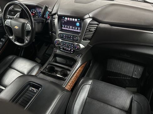 Used 2020 Chevrolet Suburban Premier image 11