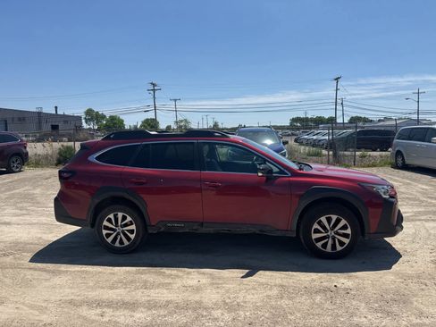 Used 2024 Subaru Outback Premium AWD/4WD image 9
