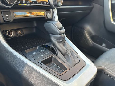 Used 2025 Toyota RAV4 XLE image 24