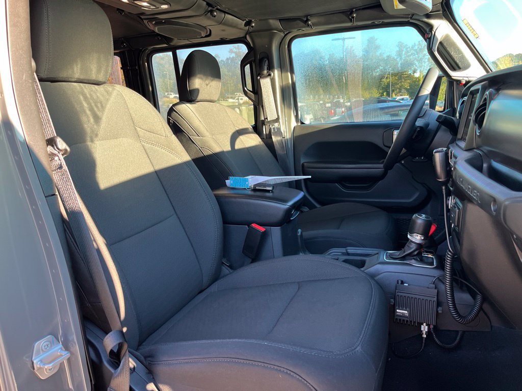 Used 2023 Jeep Wrangler Unlimited Sport AWD/4WD image 11