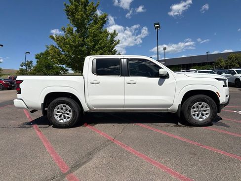 Used 2024 Nissan Frontier SV w/ Tow Package AWD/4WD image 4