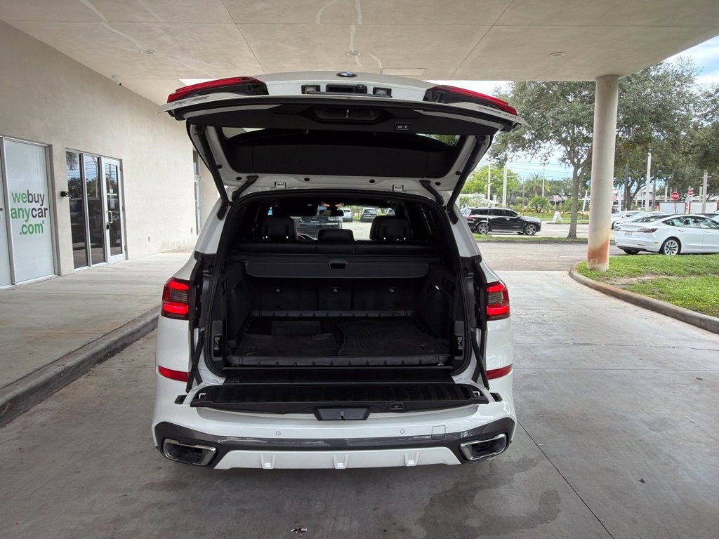 Used 2021 BMW X5 xDrive40i w/ M Sport Package AWD/4WD image 41
