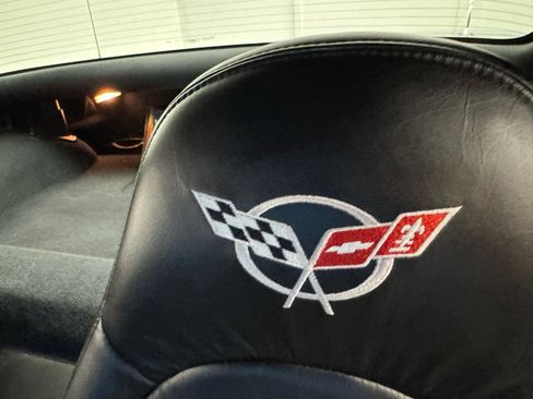 Used 2004 Chevrolet Corvette Z06 w/ Z06 Preferred Equipment Group RWD image 19