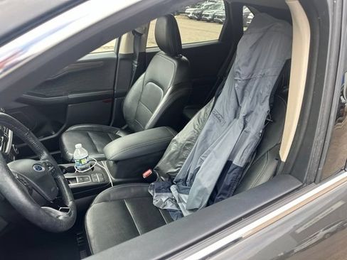 Used 2020 Ford Escape Titanium w/ Titanium Premium Package 2.0 AWD/4WD image 11