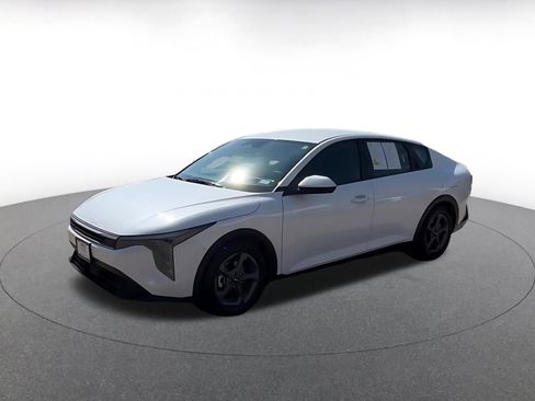 Used 2025 Kia K4 LXS image 8