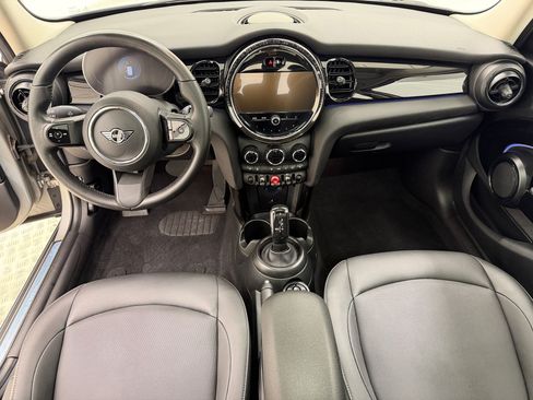 Used 2023 MINI Cooper 4-Door Hardtop image 16