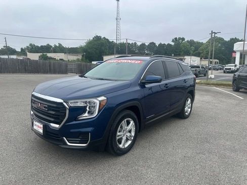 Used 2022 GMC Terrain SLE w/ Driver Convenience Package FWD image 3