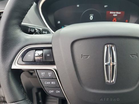 Used 2020 Lincoln Nautilus FWD image 23