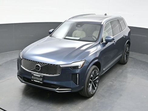 New 2026 Volvo XC90 B6 Plus w/ Protection Package Premier image 39