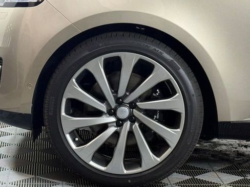 New 2025 Land Rover Range Rover Autobiography image 11