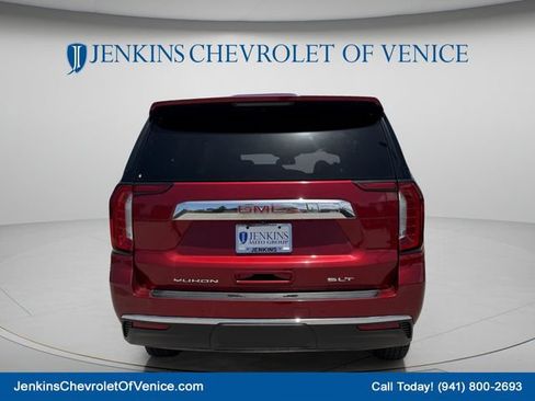 Used 2024 GMC Yukon XL SLT AWD/4WD image 4