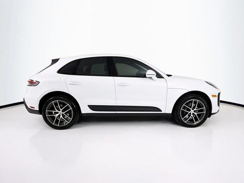 Certified 2025 Porsche Macan AWD/4WD image 8