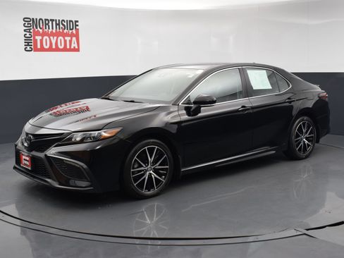 Used 2023 Toyota Camry SE w/ Cold Weather Package FWD image 8