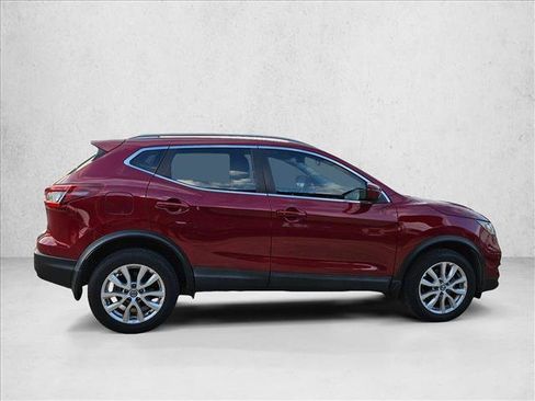 Used 2021 Nissan Rogue Sport SV image 4