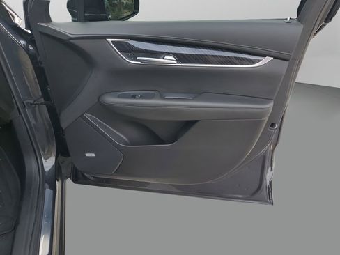 Used 2022 Cadillac XT6 Premium Luxury image 13
