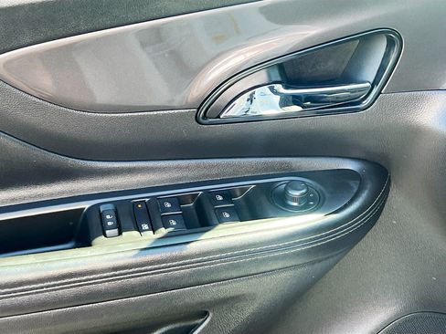 Used 2020 Buick Encore Preferred FWD image 18