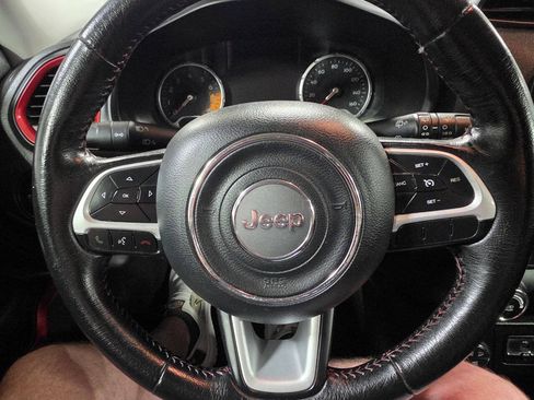 Used 2016 Jeep Renegade Trailhawk AWD/4WD image 32